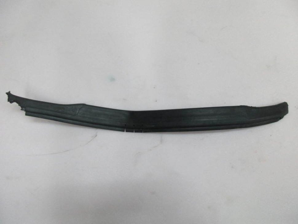 Уплотнитель моторного отсека MERCEDES-BENZ E-класс W212/S212/C207/A207 рестайлинг (2013 - 2016) фото 1 — Разборка Мерседес