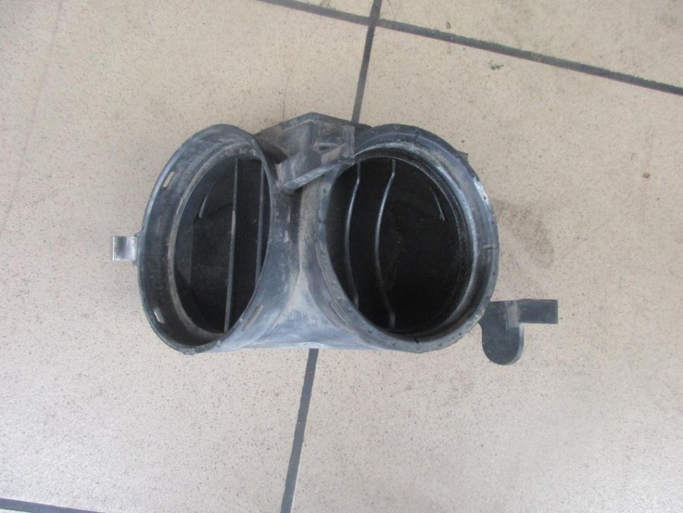 Патрубок воздушный MERCEDES-BENZ S-класс W220 (1998 - 2005) фото 1 — Разборка Мерседес