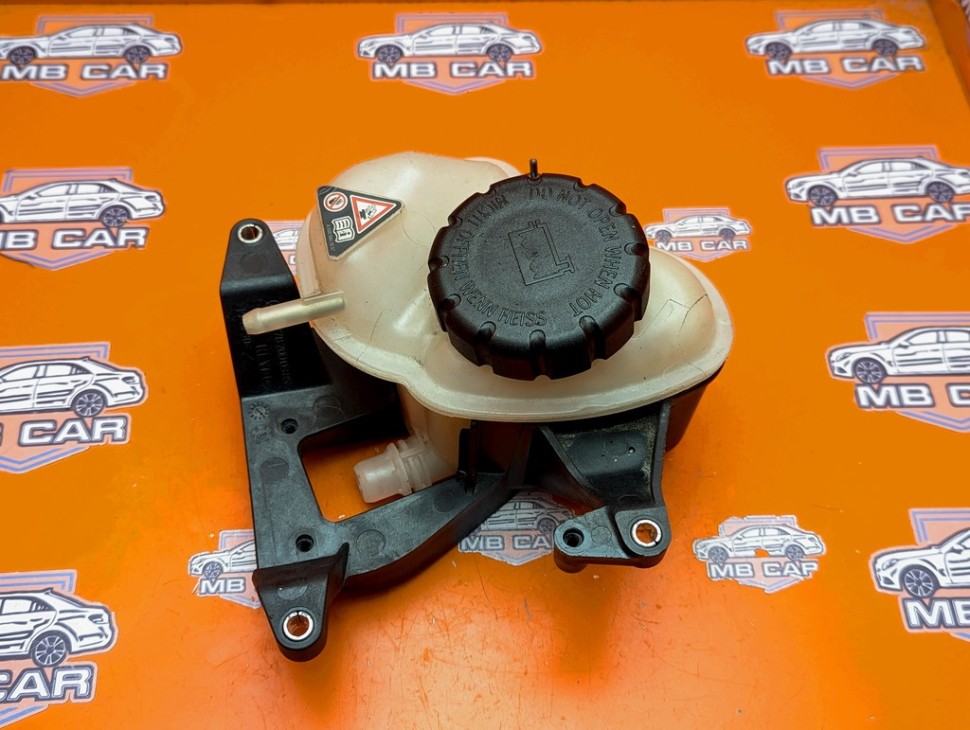 Бачок расширительный MERCEDES-BENZ GL-класс X166 (2012 - 2016) фото 1 — Разборка Мерседес