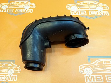 Патрубок воздушный MERCEDES-BENZ C-класс W204/S204 (2006 - 2011) — Разборка Мерседес