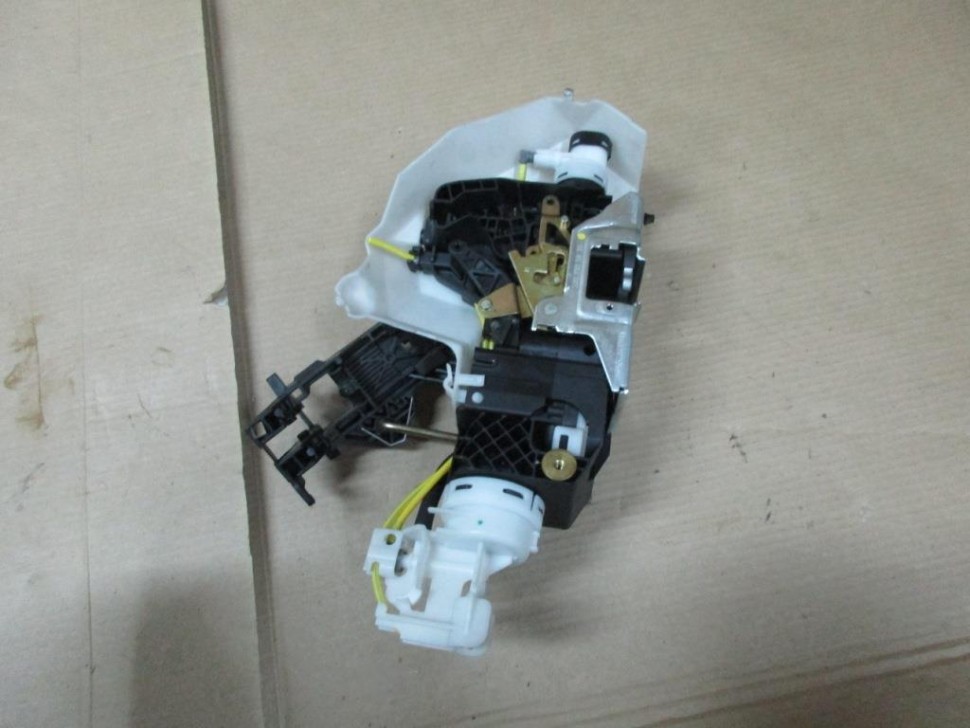 Замок двери задней правой MERCEDES-BENZ S-класс W220 рестайлинг (2002 - 2005) фото 1 — Разборка Мерседес