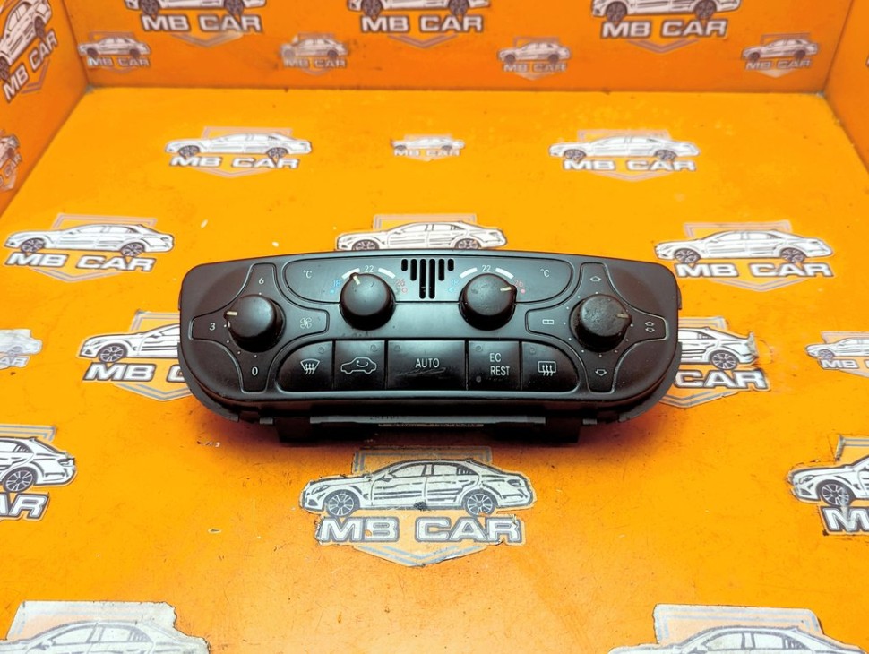 Панель управления климатом MERCEDES-BENZ C-класс W203/S203/CL203 (2000 - 2004) фото 1 &mdash; Разборка Мерседес