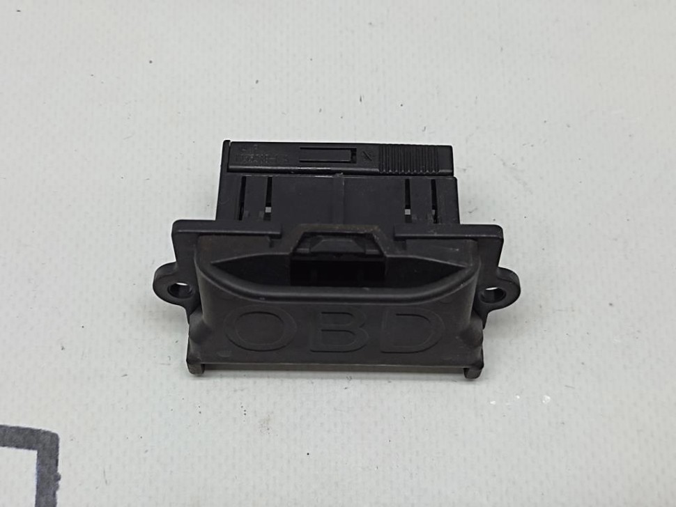 Корпус диагностического разъема MERCEDES-BENZ S-класс W221 (2005 - 2009) фото 1 — Разборка Мерседес