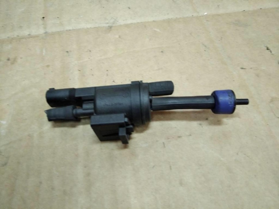 Клапан электромагнитный MERCEDES-BENZ C-класс W204/S204 (2006 - 2011) фото 1 — Разборка Мерседес