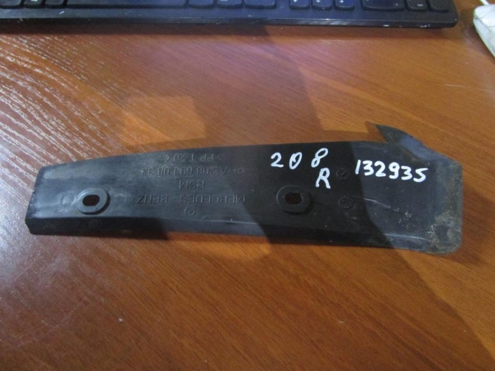 Накладка MERCEDES-BENZ CLK-класс C208/A208 рестайлинг (1999 - 2003) фото 1 — Разборка Мерседес