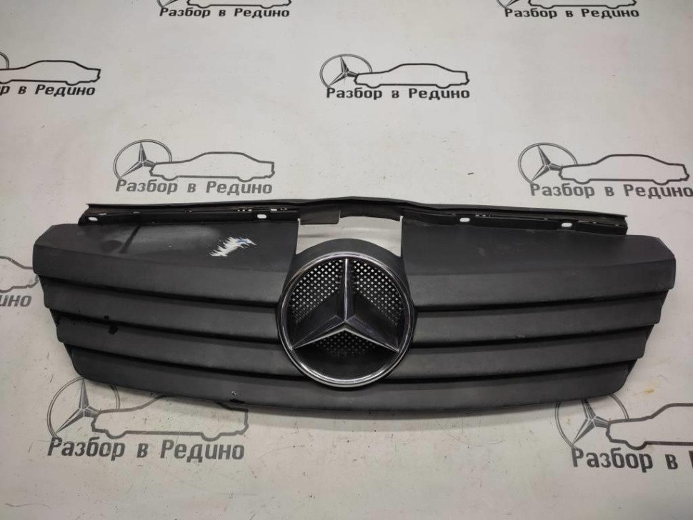 Решетка радиатора MERCEDES-BENZ VANEO W414 (2001 - 2005) фото 1 — Разборка Мерседес