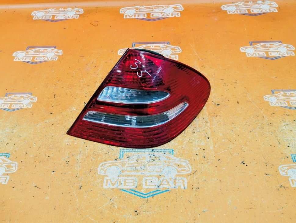 Фонарь задний правый MERCEDES-BENZ E-класс W211/S211 (2002 - 2006) фото 1 &mdash; Разборка Мерседес