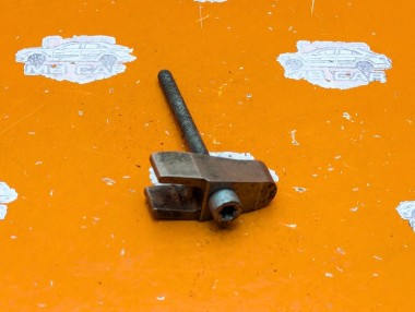 Кронштейн крепления форсунок MERCEDES-BENZ Sprinter W901-905 (1995 - 2006) &mdash; Разборка Мерседес