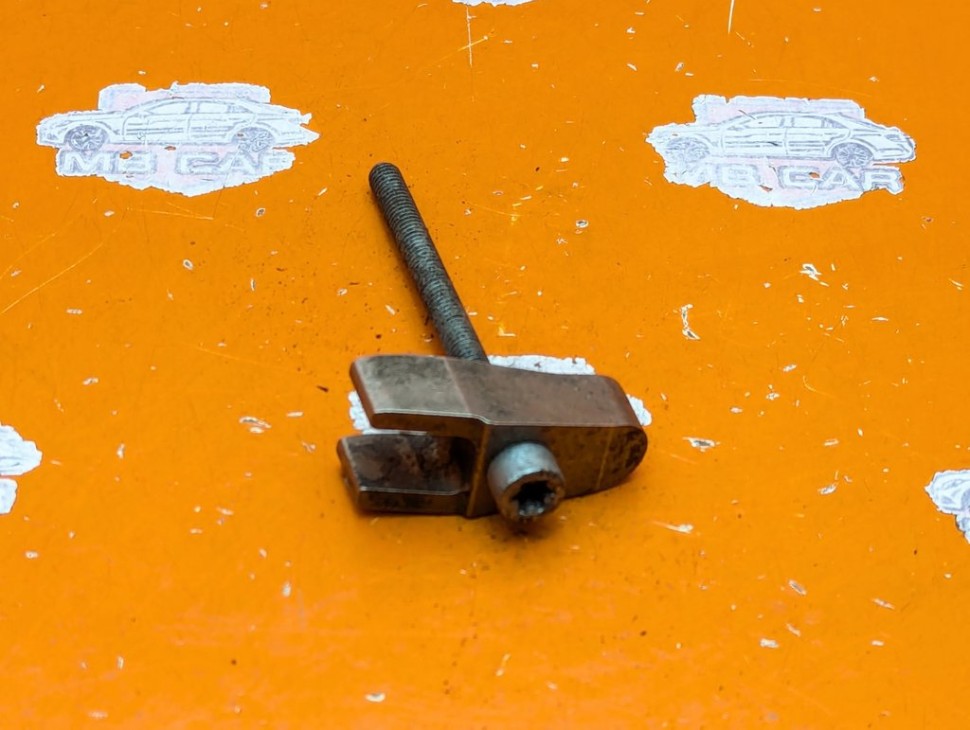 Кронштейн крепления форсунок MERCEDES-BENZ Sprinter W901-905 (1995 - 2006) фото 1 &mdash; Разборка Мерседес