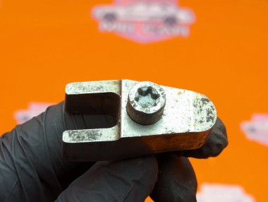 Кронштейн крепления форсунок MERCEDES-BENZ Sprinter W901-905 (1995 - 2006) &mdash; Разборка Мерседес