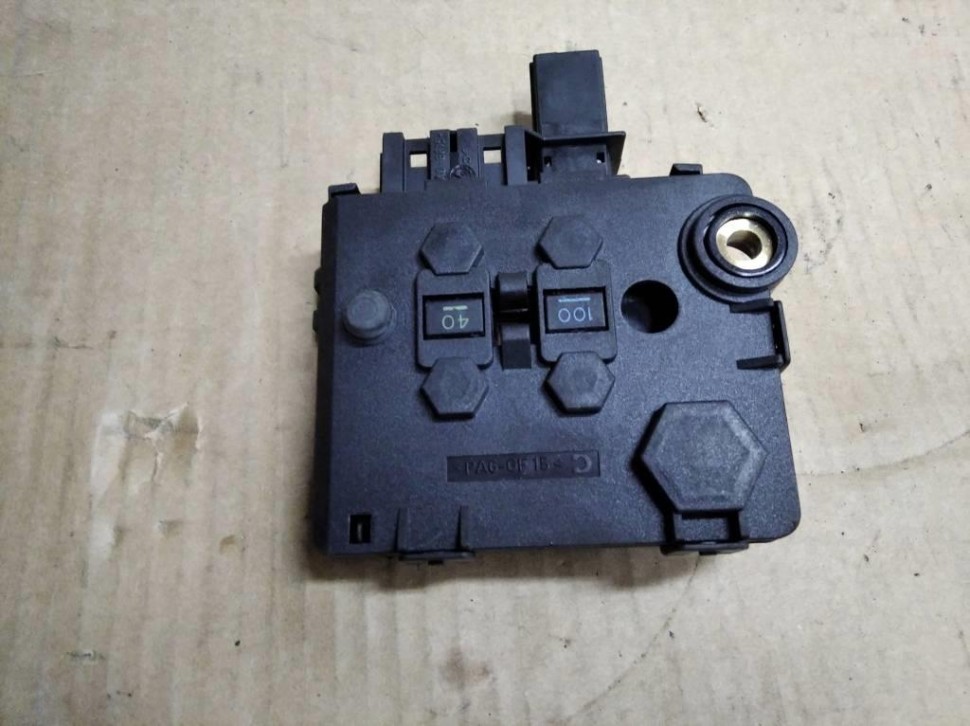 Блок предохранителей MERCEDES-BENZ S-класс W220 (1998 - 2005) фото 1 — Разборка Мерседес