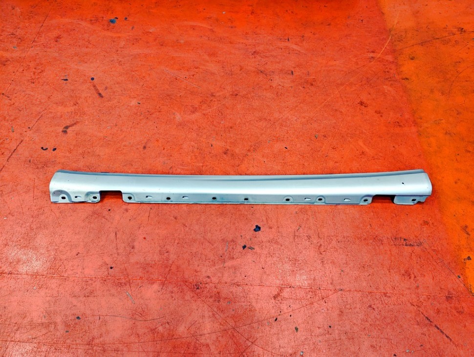 Порог пластиковый левый MERCEDES-BENZ C-класс W203/S203/CL203 (2000 - 2004) фото 1 — Разборка Мерседес