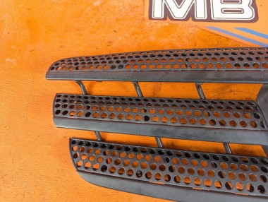 Решетка радиатора MERCEDES-BENZ M-класс W163 рестайлинг (2001 - 2005) &mdash; Разборка Мерседес