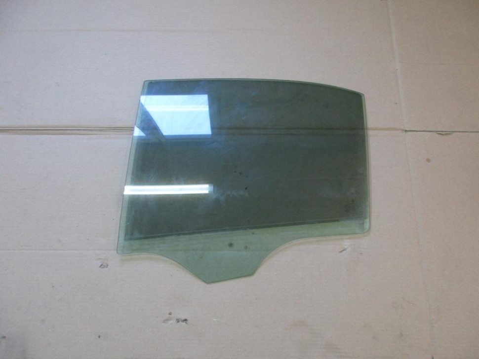 Стекло заднее левое MERCEDES-BENZ C-класс W204/S204 (2006 - 2011) фото 1 — Разборка Мерседес