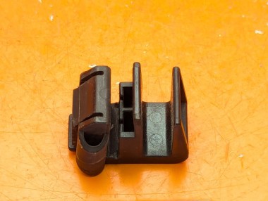 Клипса радиатора MERCEDES-BENZ CLK-класс C208/A208 (1997 - 2000) &mdash; Разборка Мерседес