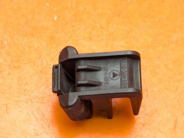 Клипса радиатора MERCEDES-BENZ CLK-класс C208/A208 (1997 - 2000) &mdash; Разборка Мерседес