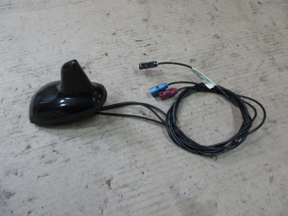 Антенна MERCEDES-BENZ C-класс W204/S204 (2006 - 2011) фото 1 — Разборка Мерседес