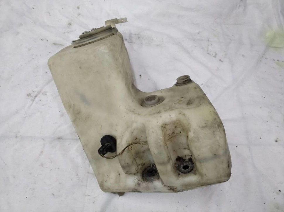 Бачок омывателя MERCEDES-BENZ S-класс W220 (1998 - 2005) фото 1 &mdash; Разборка Мерседес