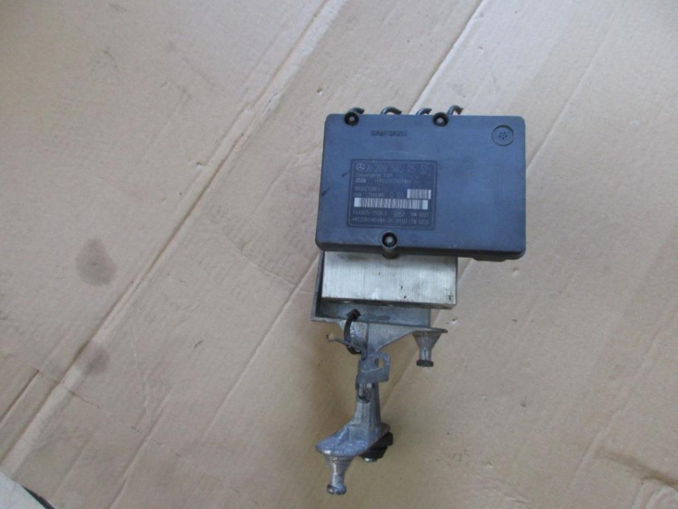 Блок ABS MERCEDES-BENZ C-класс W203/S203/CL203 (2000 - 2004) фото 1 &mdash; Разборка Мерседес