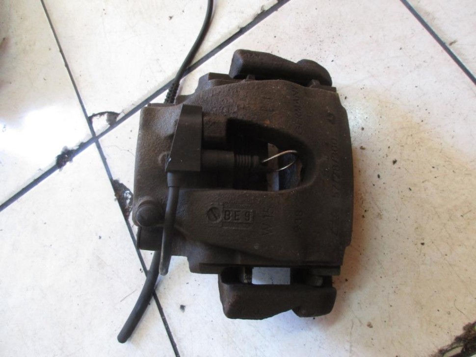 Суппорт передний правый MERCEDES-BENZ E-класс W210/S210 рестайлинг (1999 - 2003) фото 1 — Разборка Мерседес