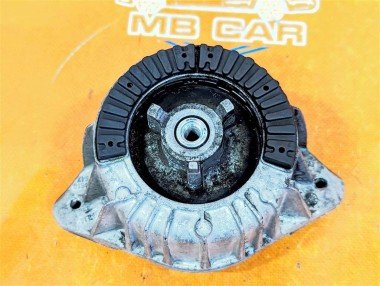 Опора двигателя MERCEDES-BENZ C-класс W204/S204 (2006 - 2011) — Разборка Мерседес