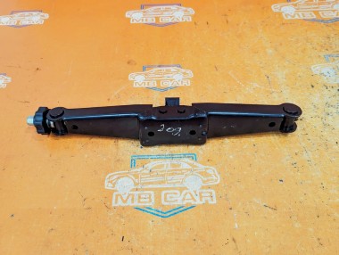 Домкрат MERCEDES-BENZ GLE-класс W166 (2015 - 2018) — Разборка Мерседес