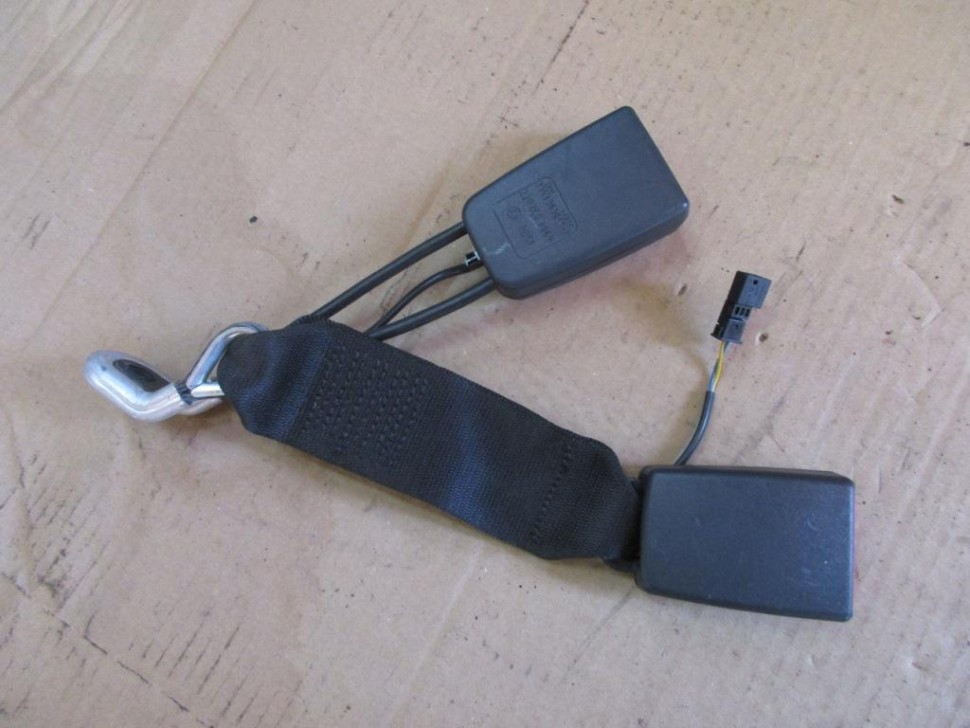 Замок ремня безопасности MERCEDES-BENZ S-класс W220 рестайлинг (2002 - 2005) фото 1 — Разборка Мерседес