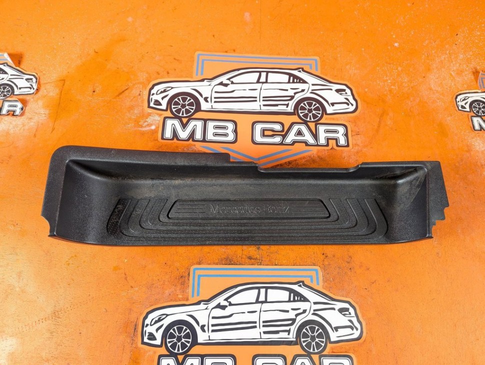 Накладка порога внутренняя MERCEDES-BENZ V-класс W447 рестайлинг (2019 - 2025) фото 1 &mdash; Разборка Мерседес