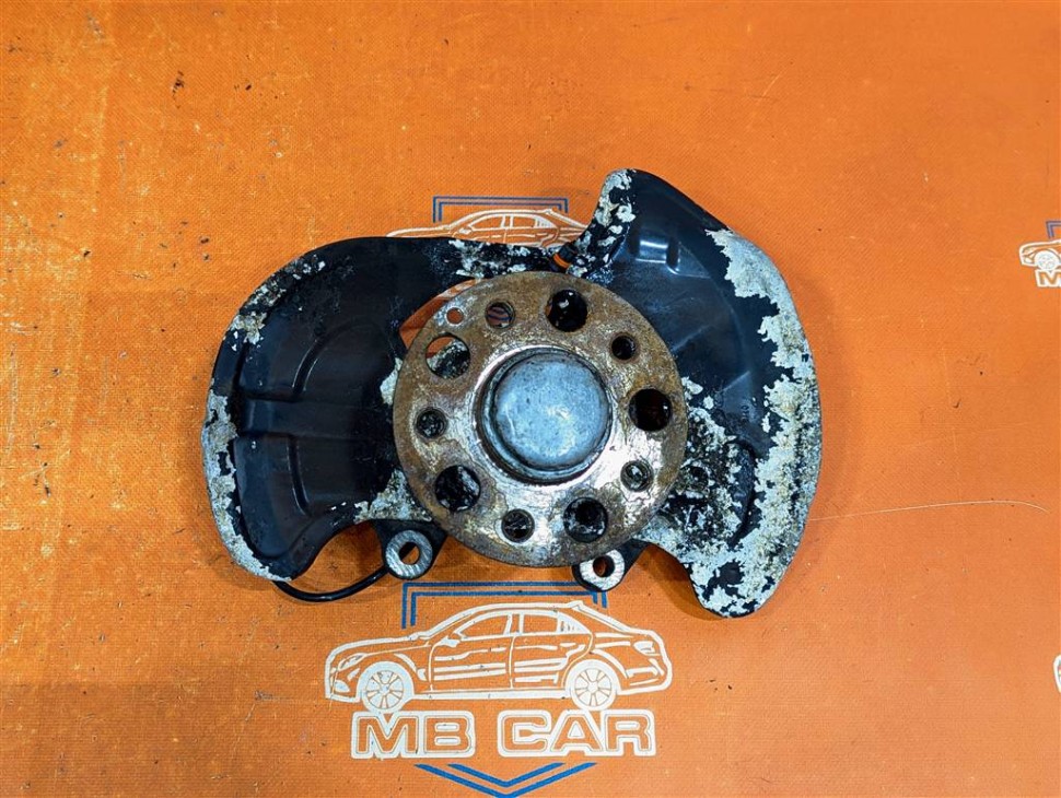 Кулак поворотный передний правый MERCEDES-BENZ C-класс W204/S204 (2006 - 2011) фото 1 — Разборка Мерседес