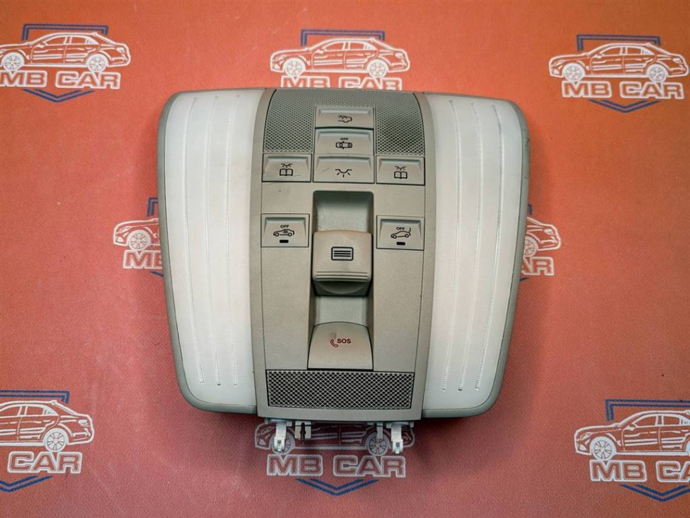 Плафон салона MERCEDES-BENZ CLS-класс C218/X218 рестайлинг (2014 - 2017) фото 1 — Разборка Мерседес