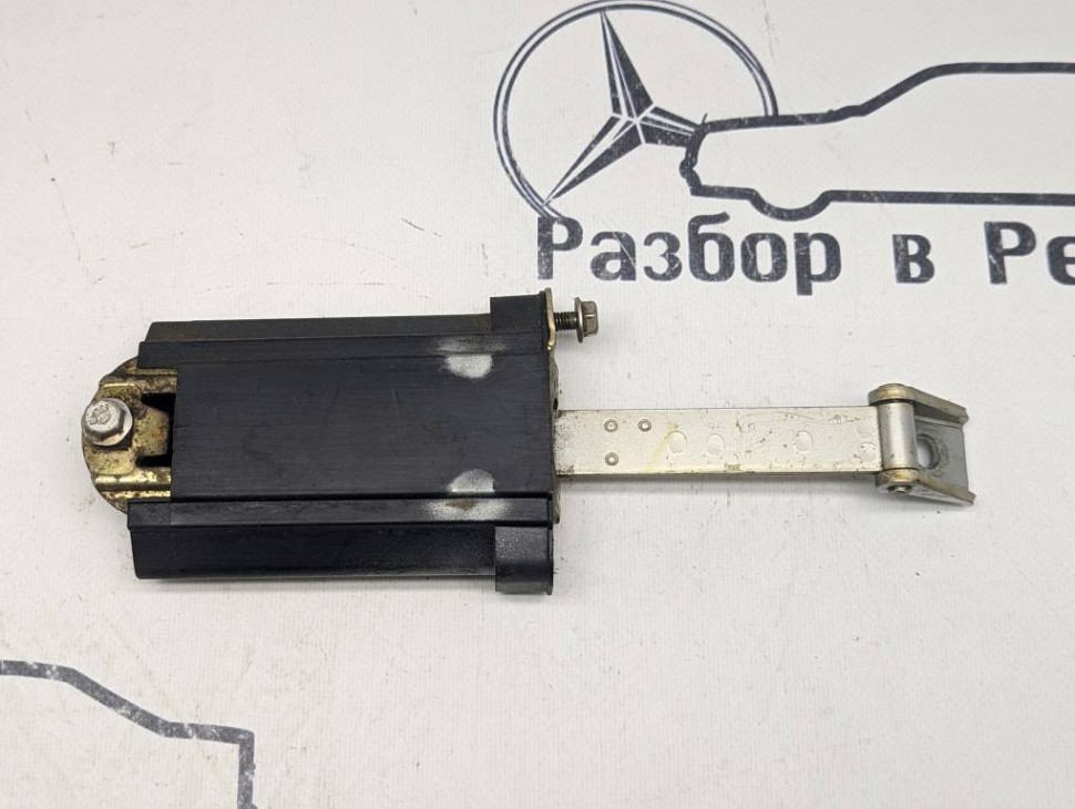 Ограничитель двери MERCEDES-BENZ E-класс W210/S210 (1995 - 1999) фото 1 — Разборка Мерседес