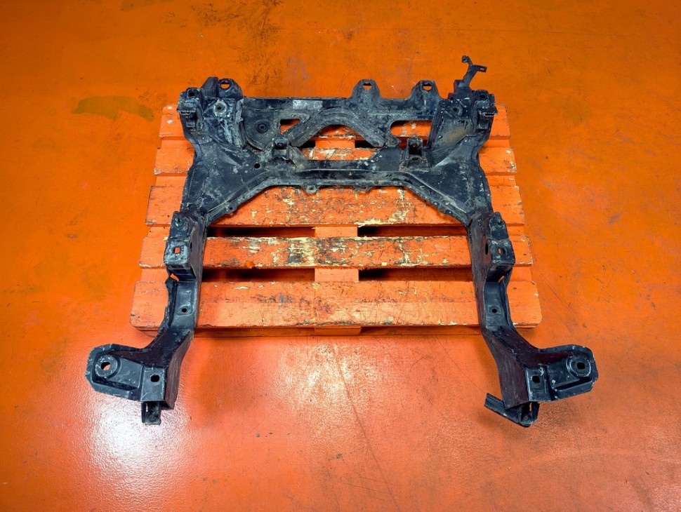 Подрамник передний MERCEDES-BENZ A-класс W168 (1997 - 2001) фото 1 &mdash; Разборка Мерседес