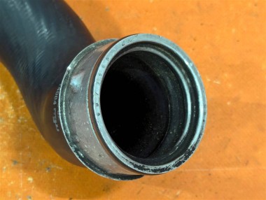 Патрубок интеркулера MERCEDES-BENZ C-класс W204/S204 (2006 - 2011) — Разборка Мерседес