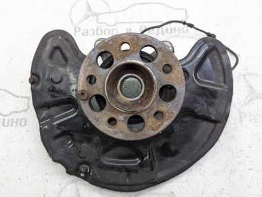 Кулак поворотный передний правый MERCEDES-BENZ C-класс W204/S204 (2006 - 2011) — Разборка Мерседес