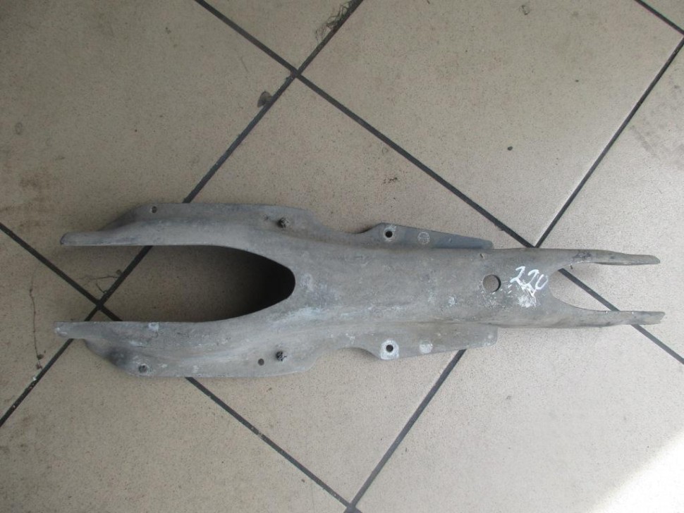 Рычаг задней стойки (лодка) MERCEDES-BENZ S-класс W220 (1998 - 2005) фото 1 — Разборка Мерседес