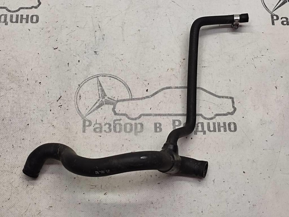 Патрубок ОЖ MERCEDES-BENZ S-класс W140 (1991 - 1998) фото 1 — Разборка Мерседес