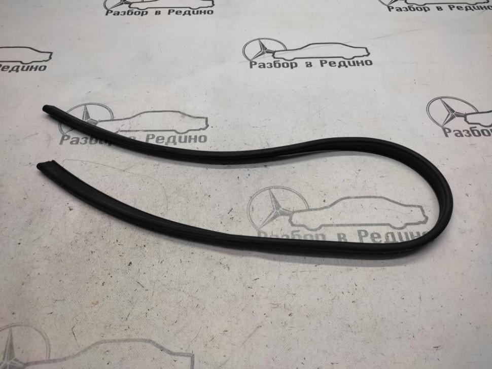 Уплотнитель MERCEDES-BENZ CLK-класс C208/A208 рестайлинг (1999 - 2003) фото 1 — Разборка Мерседес
