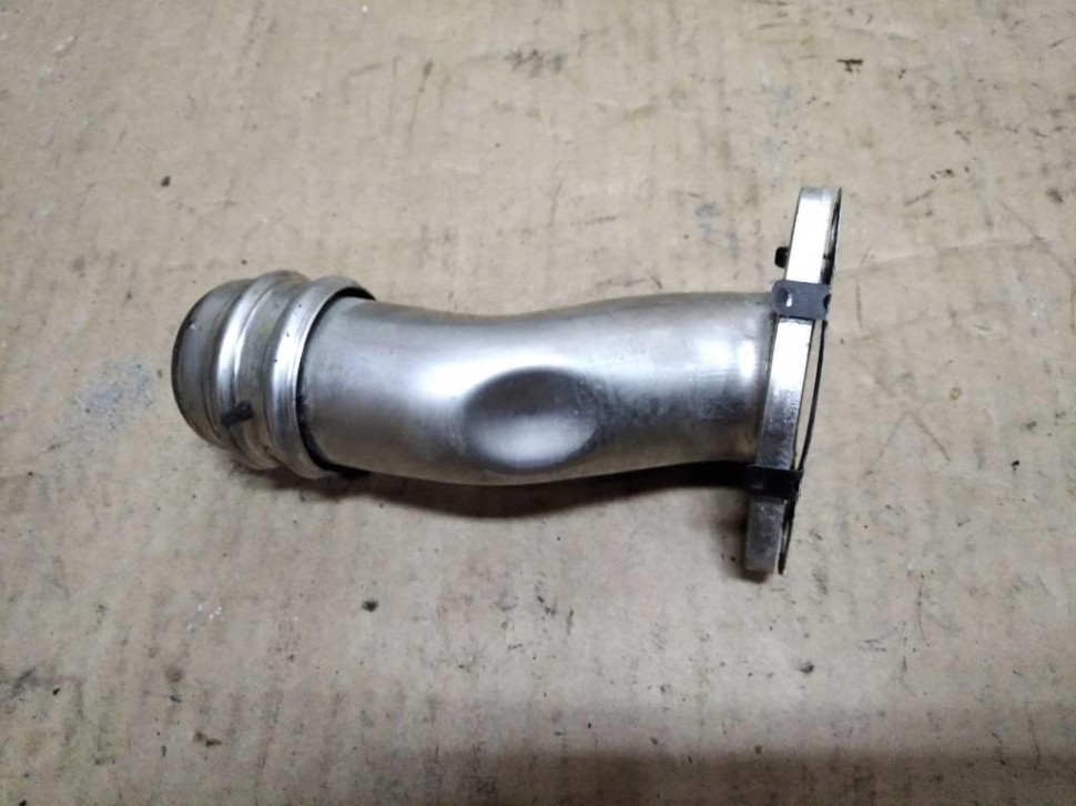 Трубка рециркуляции ОГ MERCEDES-BENZ CLA-класс C117/X117 (2013 - 2016) фото 1 — Разборка Мерседес