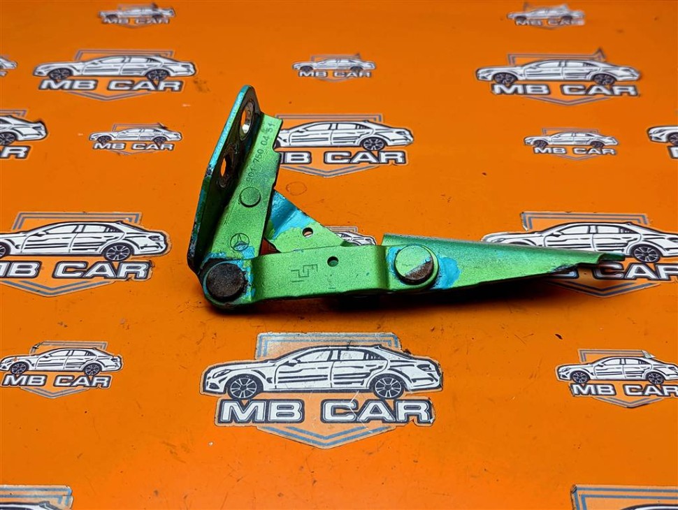 Петля капота MERCEDES-BENZ Sprinter W901-905 (1995 - 2006) фото 1 — Разборка Мерседес