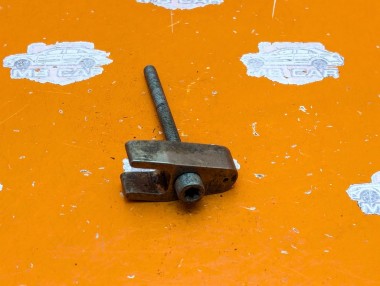 Кронштейн крепления форсунок MERCEDES-BENZ Sprinter W901-905 (1995 - 2006) &mdash; Разборка Мерседес