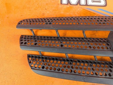 Решетка радиатора MERCEDES-BENZ M-класс W163 рестайлинг (2001 - 2005) &mdash; Разборка Мерседес