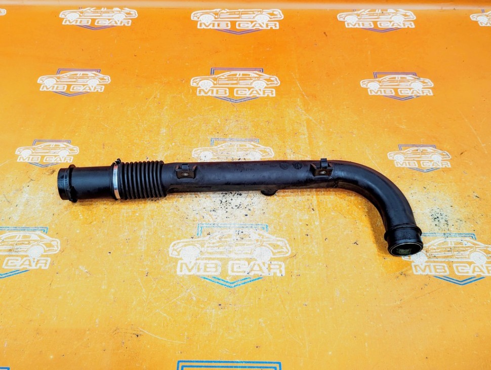 Патрубок воздушный MERCEDES-BENZ Vito W638 (1996 - 2003) фото 1 — Разборка Мерседес