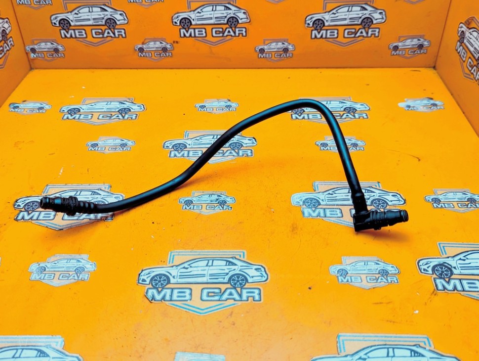 Трубка вентиляции расширительного бака MERCEDES-BENZ E-класс AMG W211/S211 (2002 - 2006) фото 1 — Разборка Мерседес