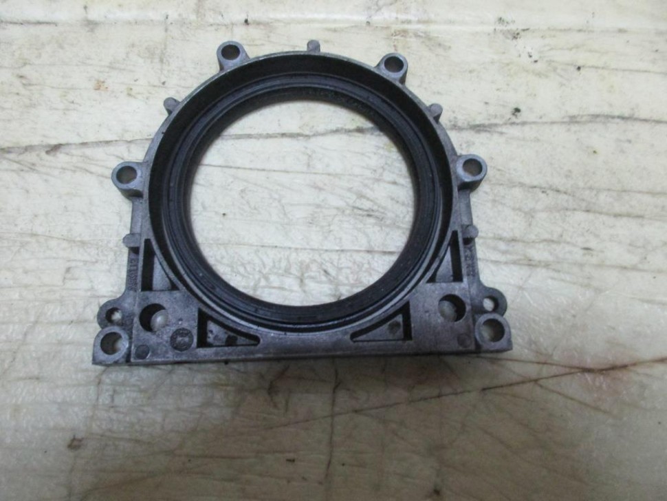 Крышка заднего сальника коленвала MERCEDES-BENZ M-класс W163 рестайлинг (2001 - 2005) фото 1 — Разборка Мерседес