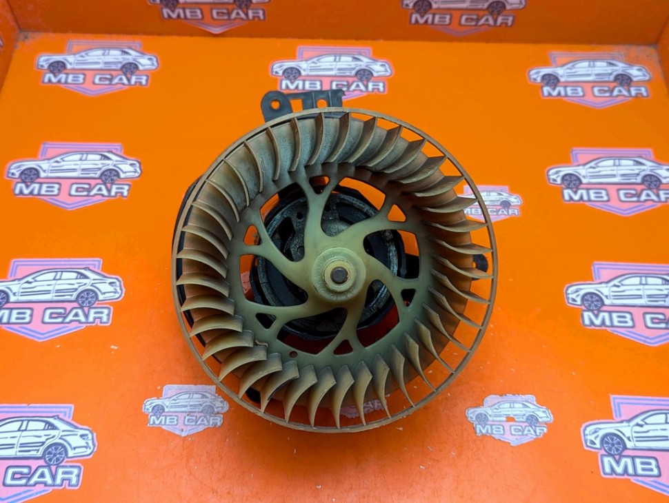 Моторчик печки MERCEDES-BENZ E-класс W124/S124/C124/A124 (1984 - 1997) фото 1 — Разборка Мерседес