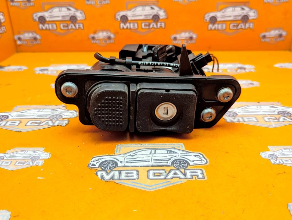 Ручка открытия багажника MERCEDES-BENZ S-класс W220 (1998 - 2005) фото 1 — Разборка Мерседес