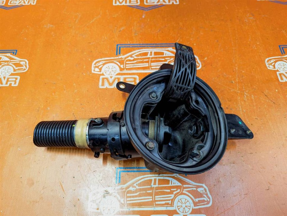 Заливная горловина MERCEDES-BENZ M-класс W163 рестайлинг (2001 - 2005) фото 1 — Разборка Мерседес