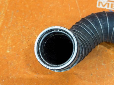 Патрубок интеркулера MERCEDES-BENZ C-класс W203/S203/CL203 (2000 - 2004) — Разборка Мерседес