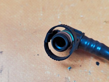 Трубка вентиляции картерных газов MERCEDES-BENZ C-класс W205/S205/C205/A205 рестайлинг (2018 - 2023) &mdash; Разборка Мерседес