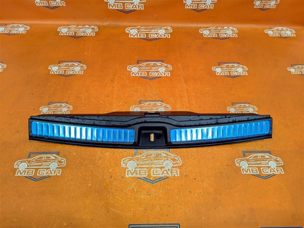 Накладка замка багажника MERCEDES-BENZ GLE-класс V167 (2018 - 2024) фото 1 &mdash; Разборка Мерседес